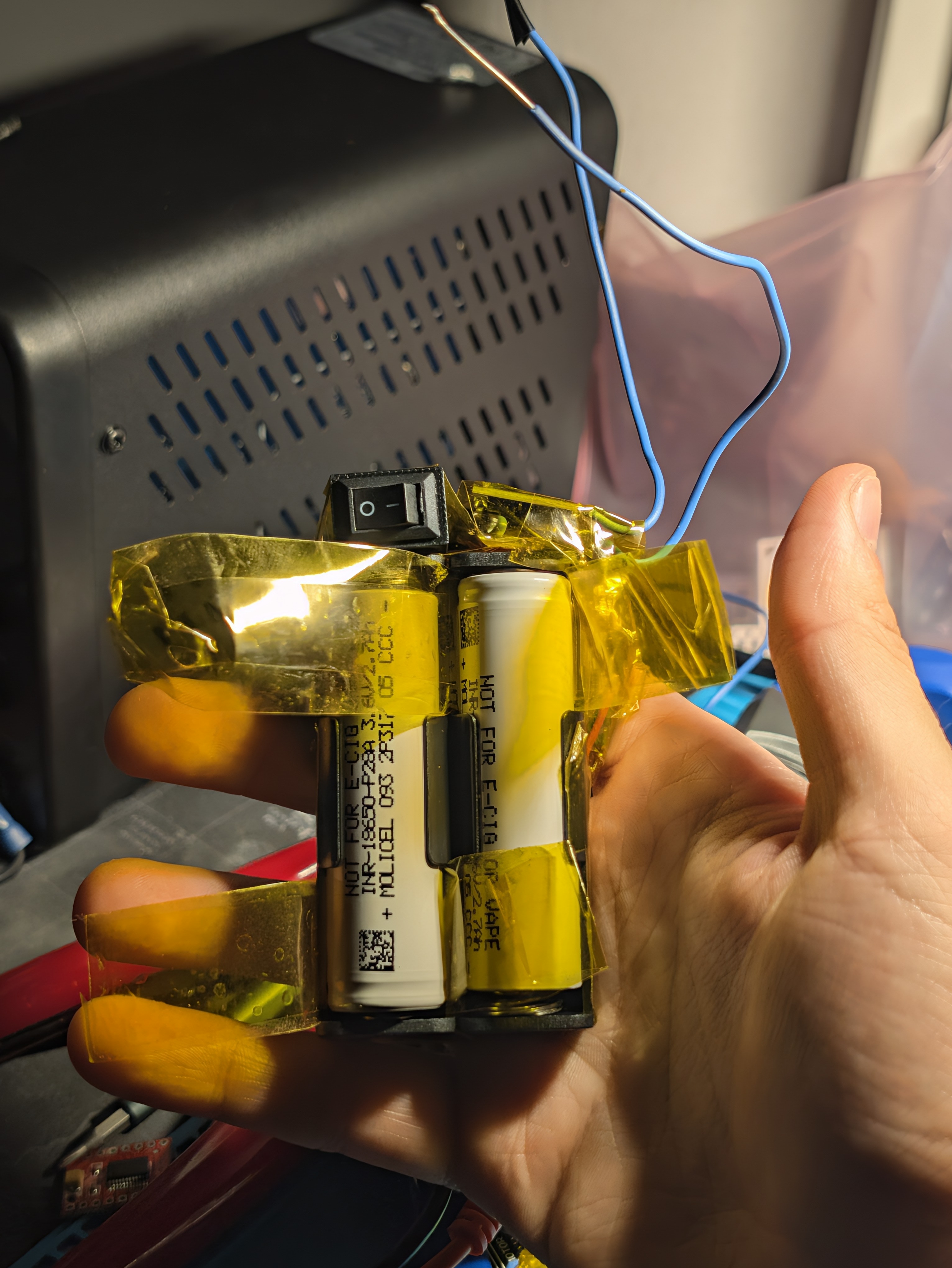 /assets/306-18650-2sbatterypackold-originalconfig.jpg